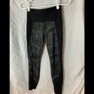 Athleta Black and gray yoga pants leggings XS